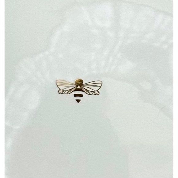 Mary Kay - 50th Golden Anniversary Bumblebee Serving Platter ~ 14.5" (2013) - Picture 2 of 8